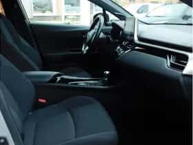 Toyota C-HR (2019) thumbnail 13
