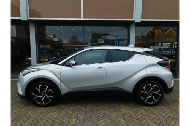 Toyota C-HR (2019) thumbnail 5