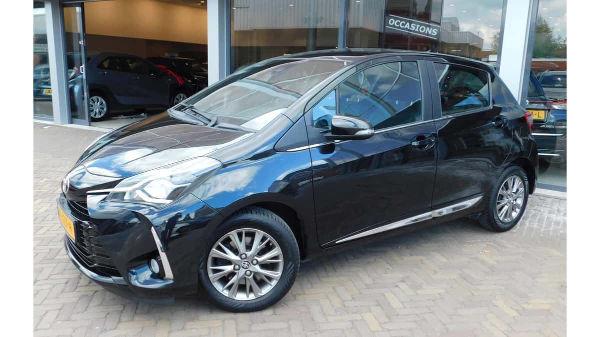 Toyota Yaris (2017) — foto 1