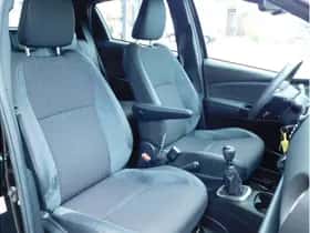 Toyota Yaris (2017) thumbnail 13