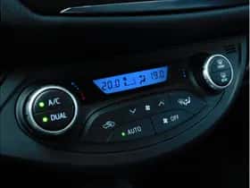 Toyota Yaris (2017) thumbnail 18