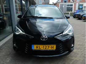 Toyota Yaris (2017) thumbnail 3