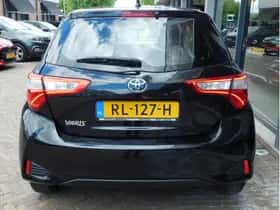 Toyota Yaris (2017) thumbnail 5
