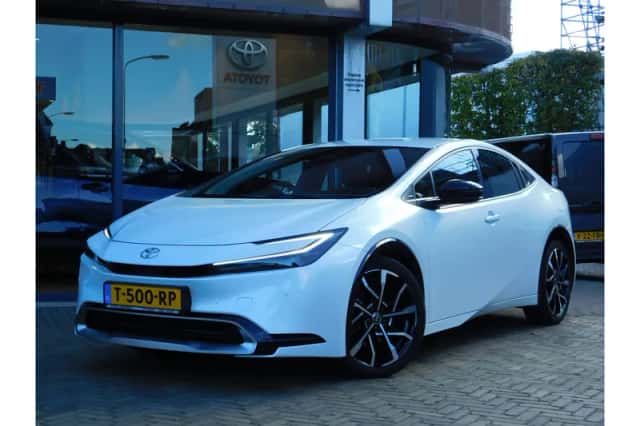 Toyota Prius (2023) thumbnail 1