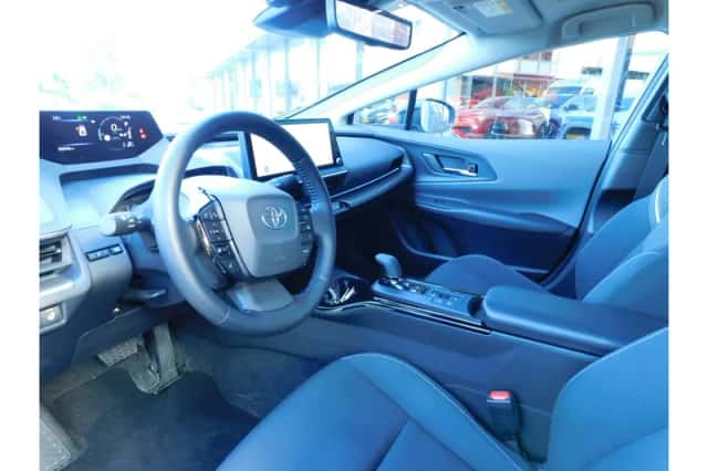 Toyota Prius (2023) thumbnail 2