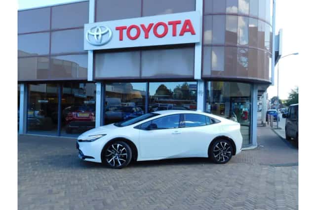 Toyota Prius (2023) thumbnail 3