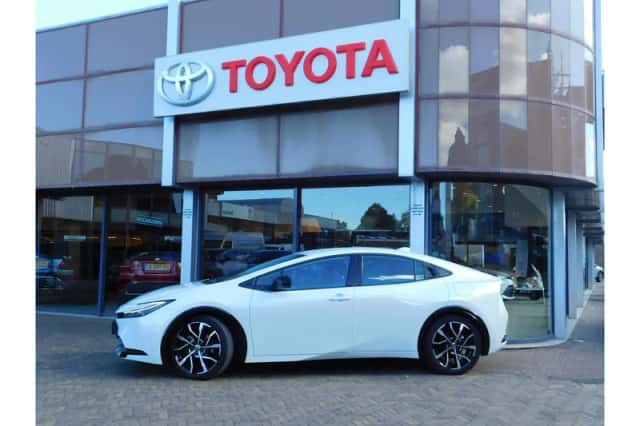 Toyota Prius (2023) thumbnail 4