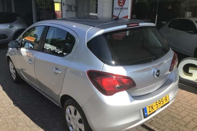 Opel Corsa (2017) thumbnail 3