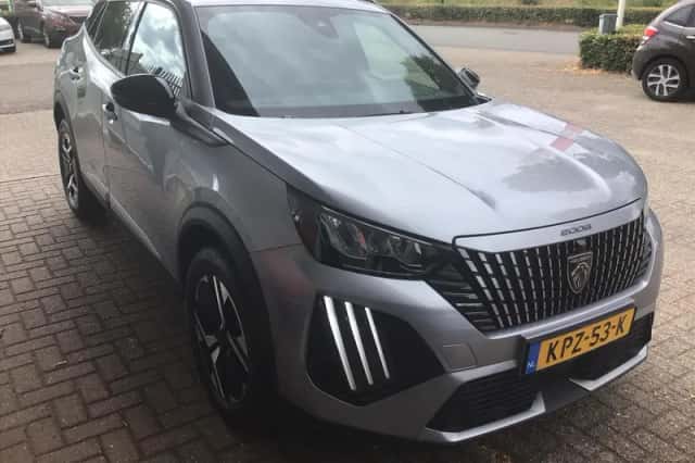 Peugeot 2008 (2025) thumbnail 6