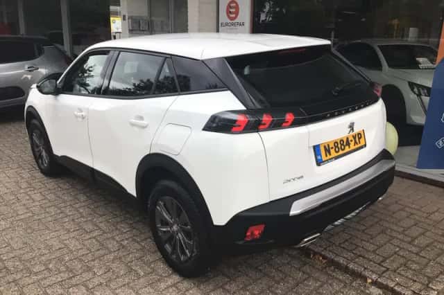 Peugeot 2008 (2022) thumbnail 3