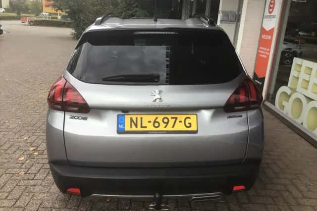 Peugeot 2008 (2017) thumbnail 3
