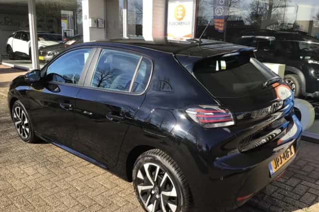 Peugeot 208 (2024) thumbnail 3