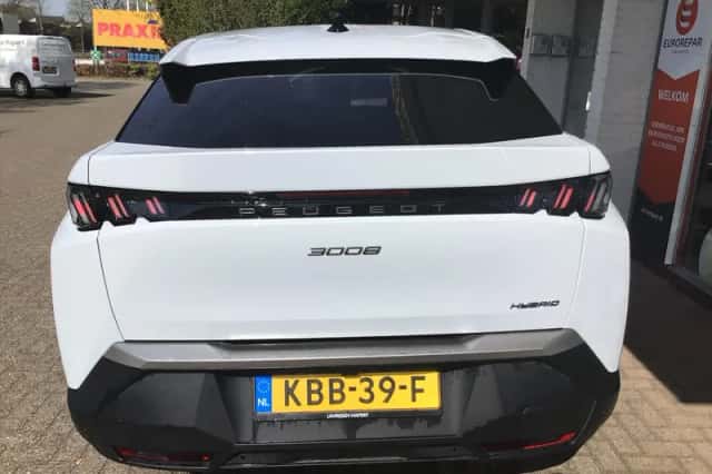Peugeot 3008 (2025) thumbnail 4
