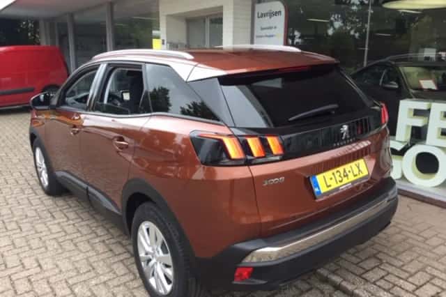 Peugeot 3008 (2017) thumbnail 3