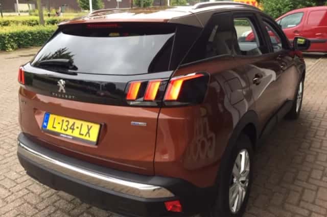 Peugeot 3008 (2017) thumbnail 5