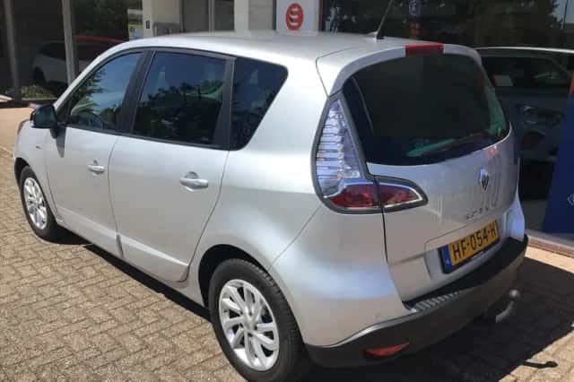 Renault Scénic (2015) thumbnail 3