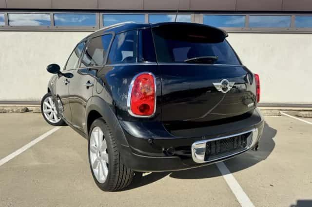 MINI Countryman (2011) thumbnail 4