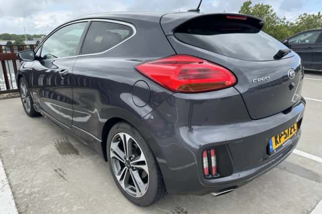 Kia Proceed (2016) thumbnail 4