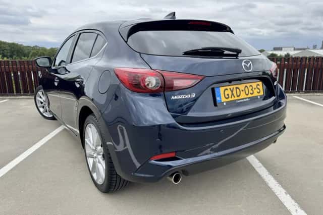 Mazda 3 (2017) thumbnail 4