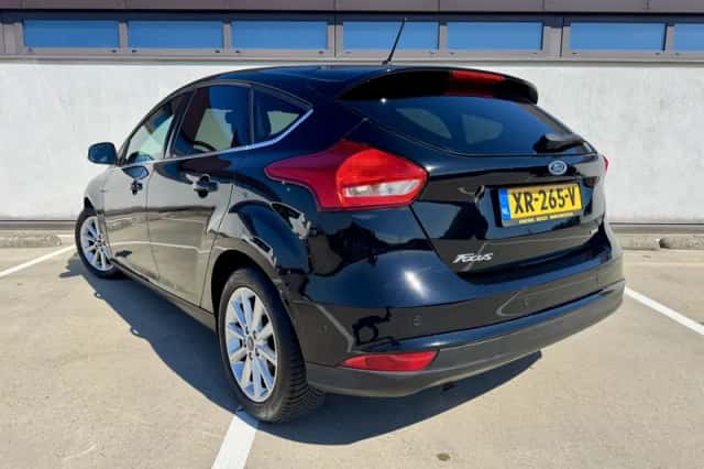 Ford Focus (2018) thumbnail 5