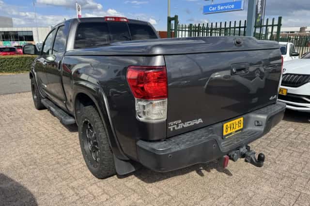Toyota Tundra (2013) thumbnail 3