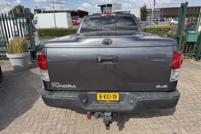 Toyota Tundra (2013) thumbnail 5