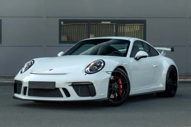 Porsche 911 (2017) thumbnail 1