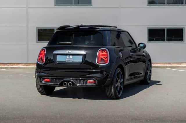 MINI Cooper S (2015) thumbnail 2