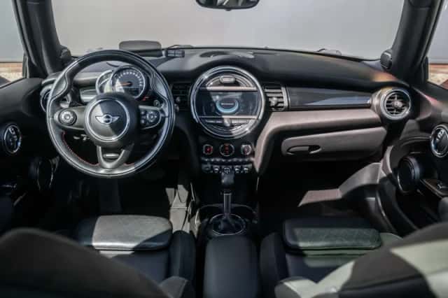 MINI Cooper S (2015) thumbnail 4