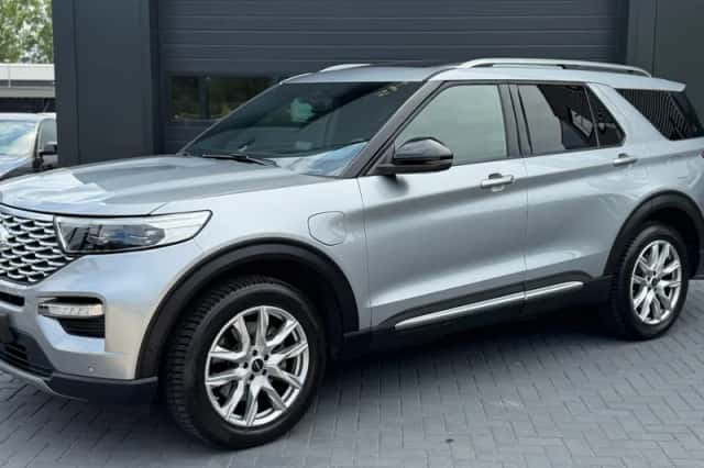 Ford Explorer (2022) thumbnail 4