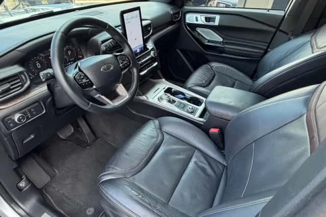 Ford Explorer (2022) thumbnail 5
