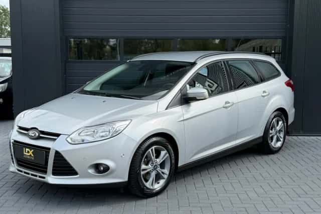 Ford Focus (2014) thumbnail 3