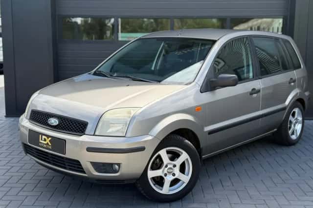 Ford Fusion (2003) thumbnail 1