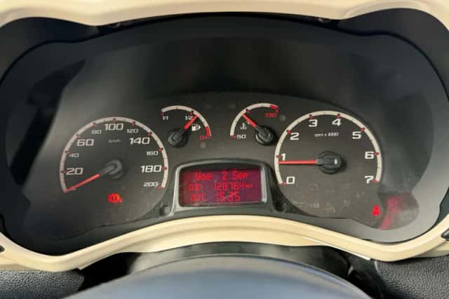 Ford Ka (2010) thumbnail 3