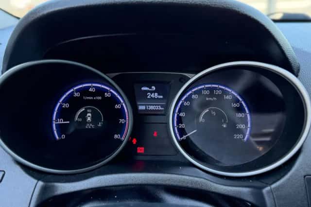 Hyundai ix35 (2012) thumbnail 3