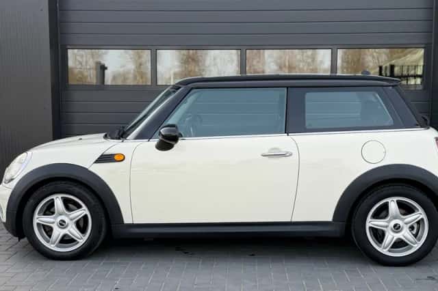 MINI Cooper (2007) thumbnail 4