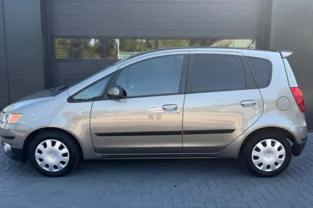 Mitsubishi Colt (2011) thumbnail 4