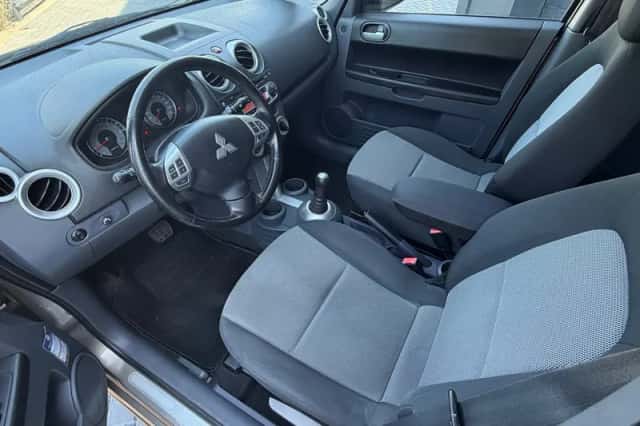Mitsubishi Colt (2011) thumbnail 6