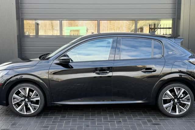 Peugeot 208 (2022) thumbnail 4