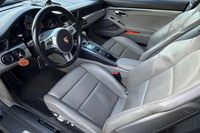 Porsche 911 (2013) thumbnail 6