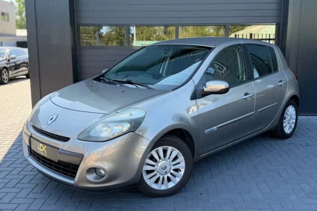Renault Clio (2010) thumbnail 1