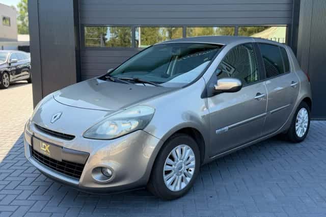 Renault Clio (2010) thumbnail 4