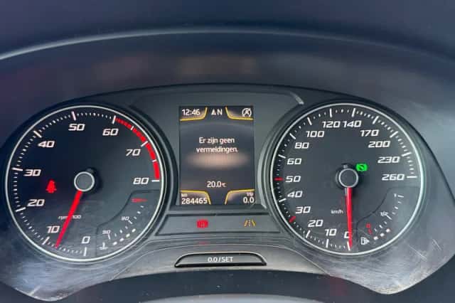 SEAT Leon (2015) thumbnail 3