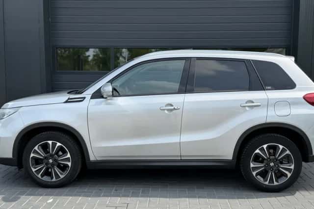 Suzuki Vitara (2019) thumbnail 4