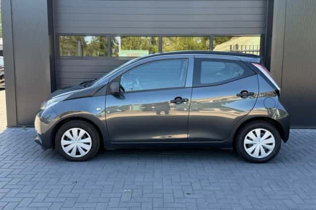 Toyota Aygo (2015) thumbnail 4