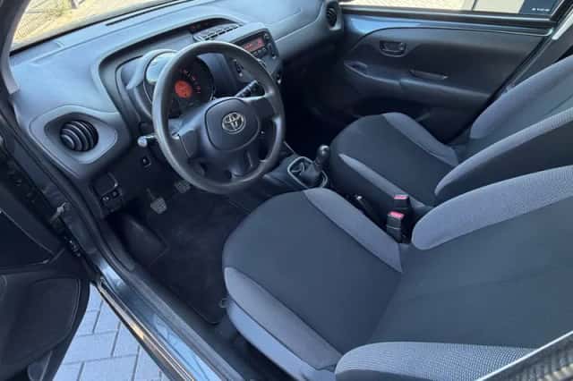 Toyota Aygo (2015) thumbnail 6