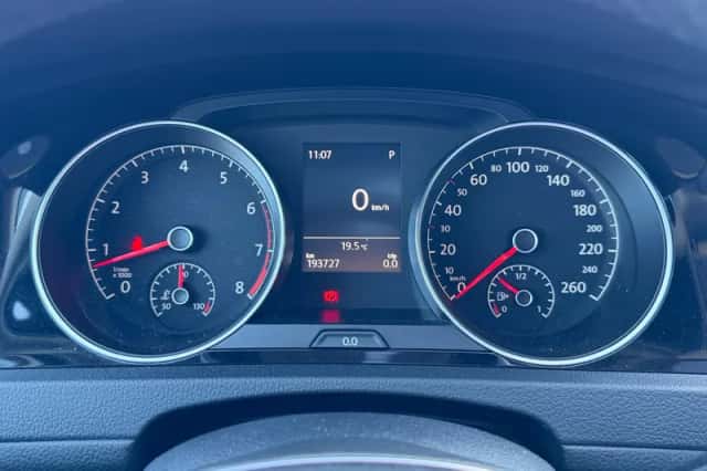 Volkswagen Golf (2013) thumbnail 2