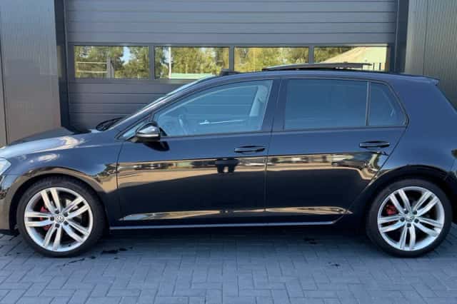Volkswagen Golf (2013) thumbnail 3