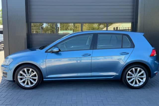 Volkswagen Golf (2013) thumbnail 4