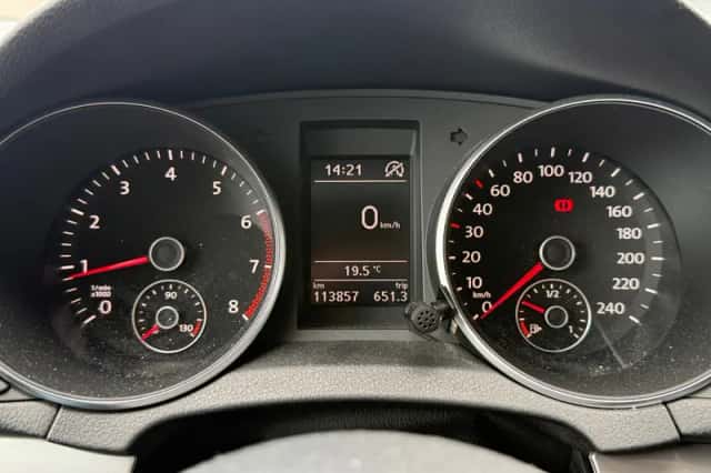 Volkswagen Golf (2010) thumbnail 3
